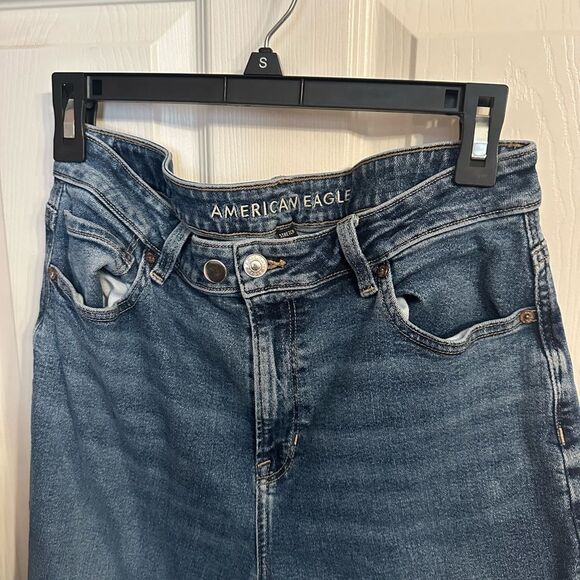 American Eagle Outfitters Women's regular. Blue Jeans with stretch size 10 - Picture 2 of 8